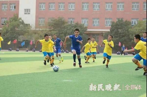 校园足球图片素材的魅力与影响