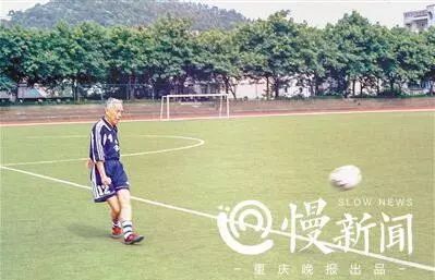 足球之夜杂志评价，深度解析足球世界的独特视角