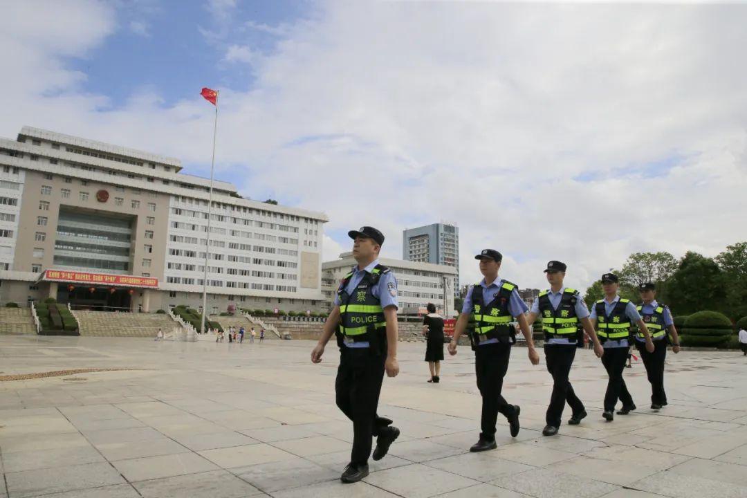 白小姐三码三期必开一码2023