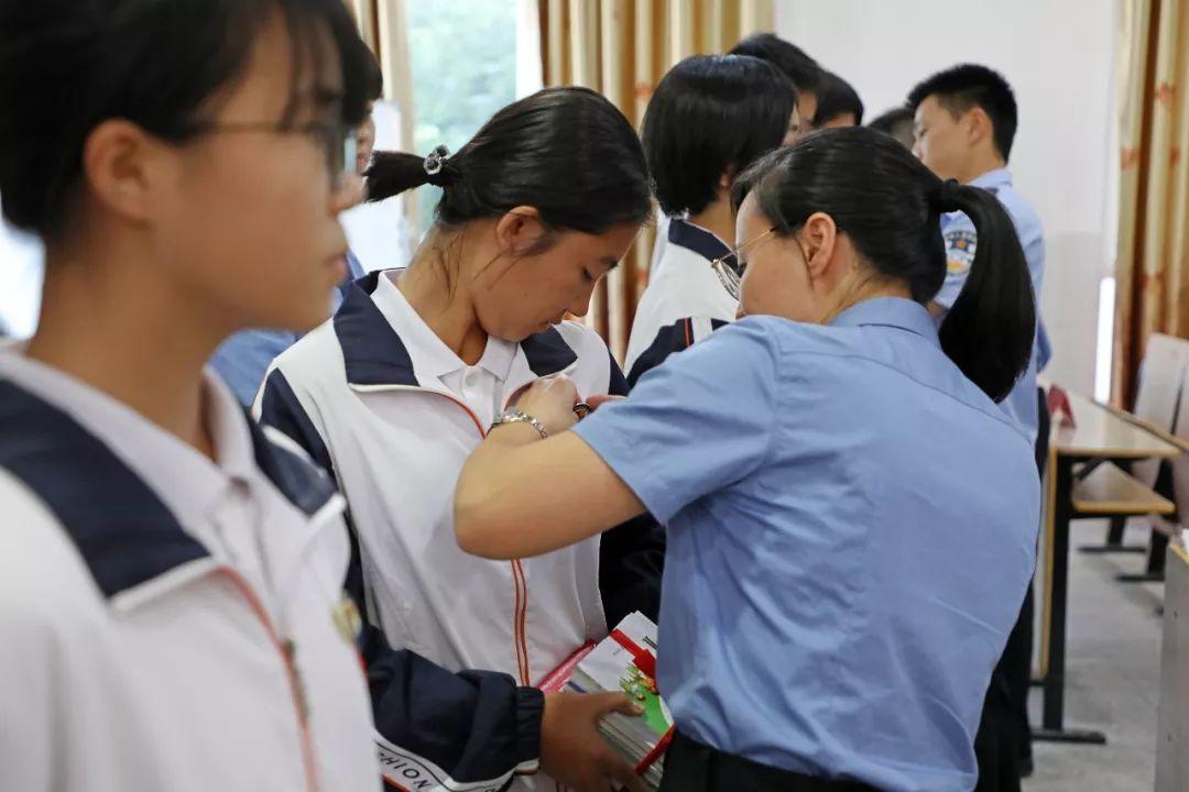 蓝姐三中三专注资料
