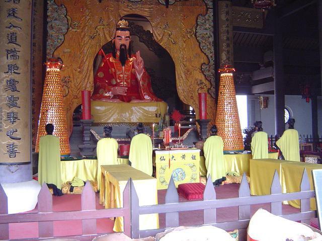 黄大仙六肖中特期，揭秘精准资料之道黄大仙六肖期期中特74
