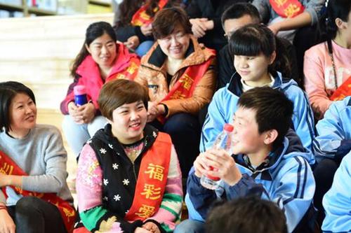 澳门六开彩资料查询最新动态，揭秘彩票行业的机遇与挑战新澳门开奖号码开奖结果查询